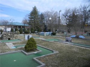 Play Putt Putt at the Laura E. Corn Mini Golf Course @ Boyd Park | Hendersonville | North Carolina | United States