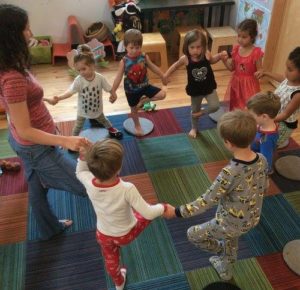 Creative Kids Yoga and Art on Sunday Mornings (3-8yrs) @ Roots + Wings School of Art and Design | Asheville | North Carolina | United States